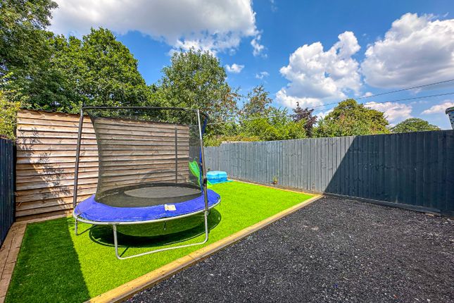 42 Hob Close, Monkton Heathfield, Somerset photo 2