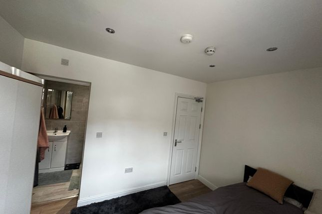 26, Aldridge Road, Slough photo 5