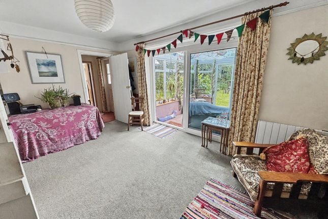 1 Barns Close, Tiverton photo 4