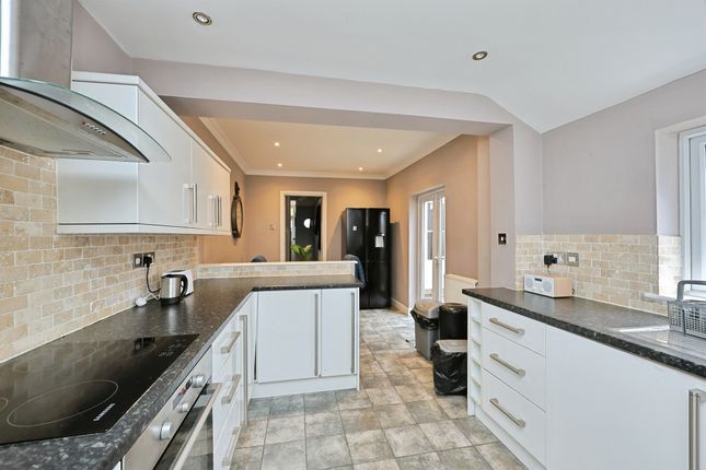 20, Cedar Road, Norwich photo 4