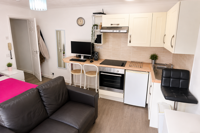 Flat A 1, Albert Road South, Southampton photo 4