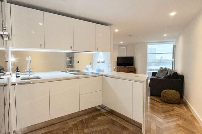 Flat 161, Eagle Point, City Road, London photo 3