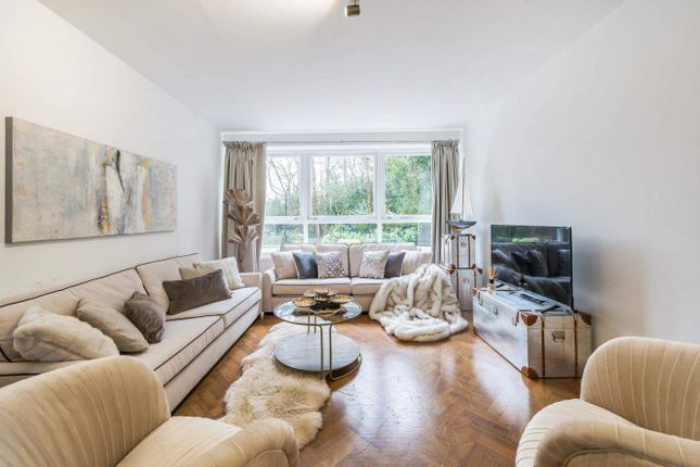 Flat for sale in Branch Hill, London