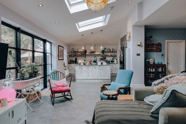 Open-Plan Kitchen/Dining Area