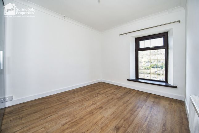 32, Heath Terrace, Porth photo 2