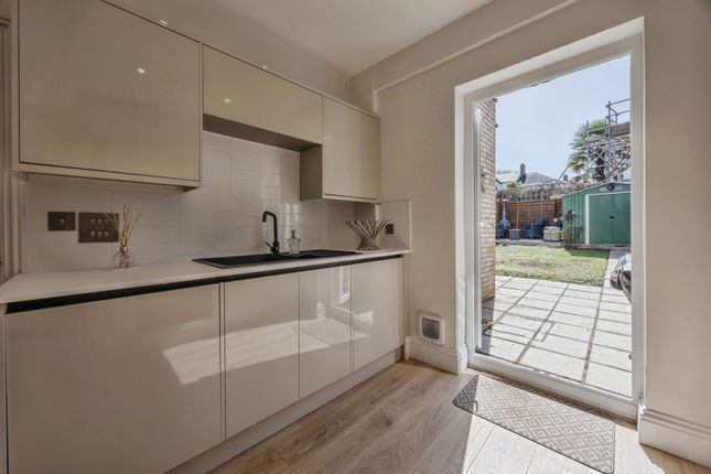280, Northborough Road, London photo 4