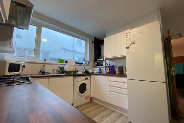 5-bed terraced on 94, Colum Road, Cardiff, £2,650/mo
