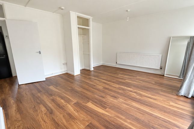 Flat 29 Charles Burton Court, Ashenden Road, London photo 3