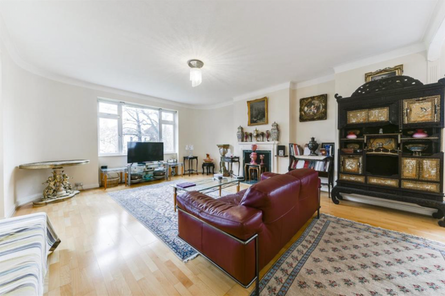 Flat for sale in Avenue Close, Avenue Road, St Johns Wood