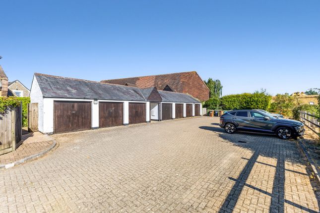 6, Tithe Barn Court, Abbots Langley photo 4