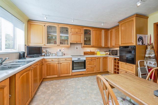 10, Eagle Close, Norwich photo 3