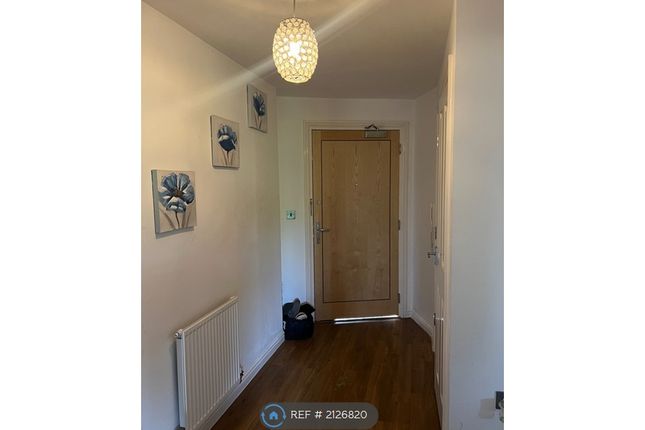 Flat, Dyson Drive Uxbridge, Ub10 0Gj photo 4