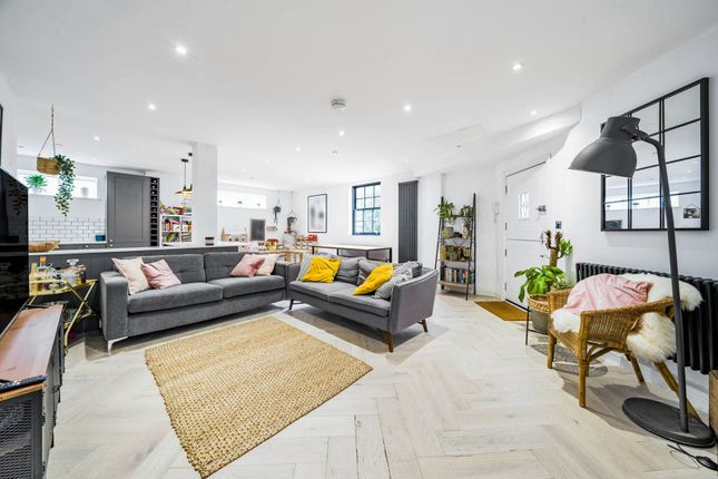 Thumbnail Terraced house to rent in Hayloft, Tooting