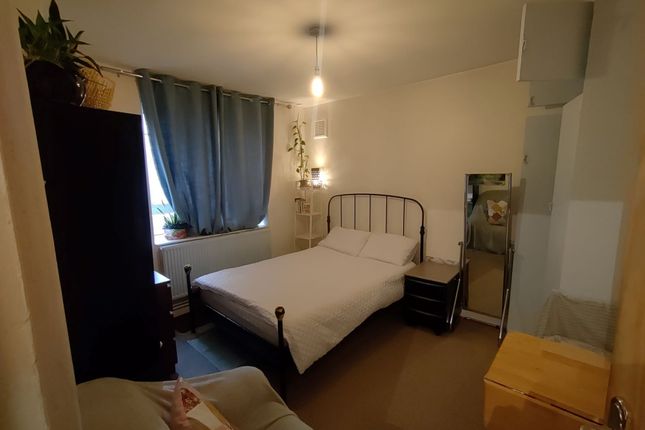 Thumbnail Shared accommodation to rent in White City Estate, London