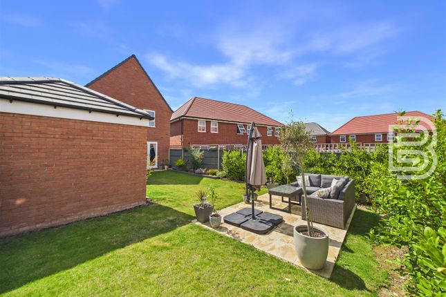 69, Vermilion Way, Rugby photo 2