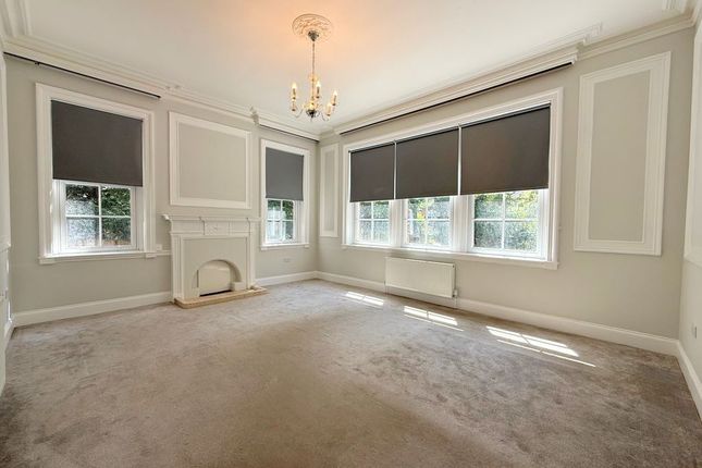 1b Landaras, Royston Grove, Hatch End photo 2