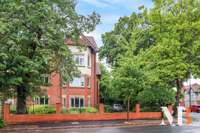 Studio house on 6, Earlsdon Avenue South, Coventry, £330,000