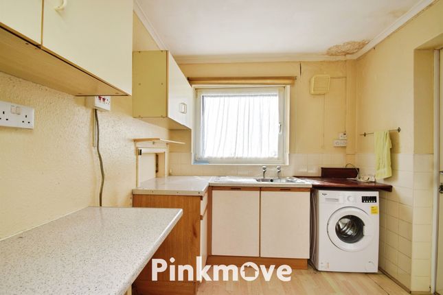 Muirfield Drive, Swansea photo 3