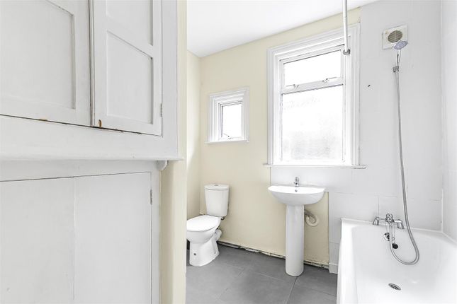 Maisonette for sale in Hitcham Road, Walthamstow, London