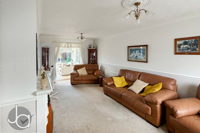 33, Oak Road, Colchester photo 3
