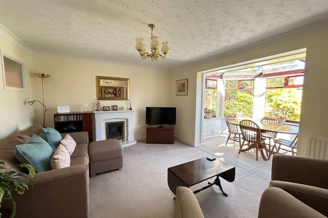 7 Braemar Close, Crewe photo 2