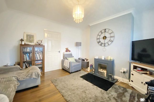 114, Waterloo Road, Milford Haven photo 2