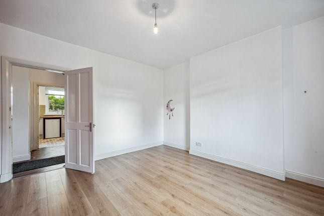 Flat for sale in Carleith Terrace, Clydebank, West Dunbartonshire
