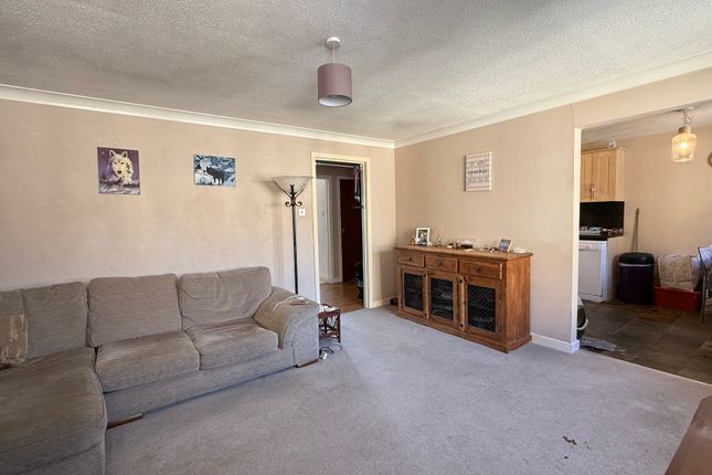 3, Imberwood Close, Warminster photo 2