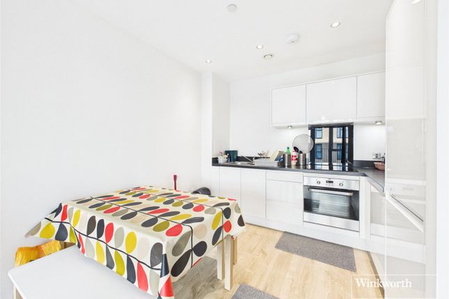 Flat 4, Halley House, 32, Westmoreland Road, London photo 2