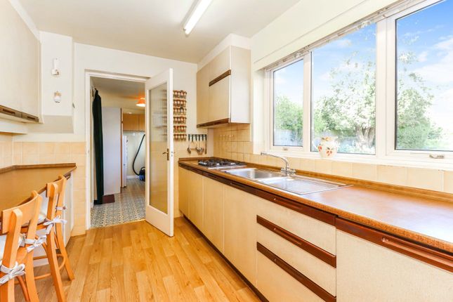 35, Tilsworth Road, Buckinghamshire photo 4