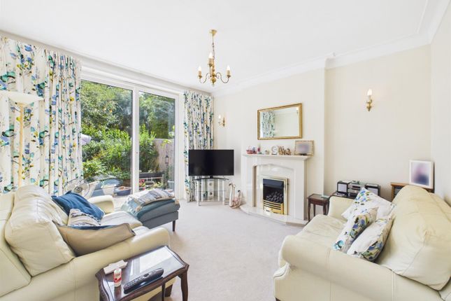 120, North View, Pinner photo 3