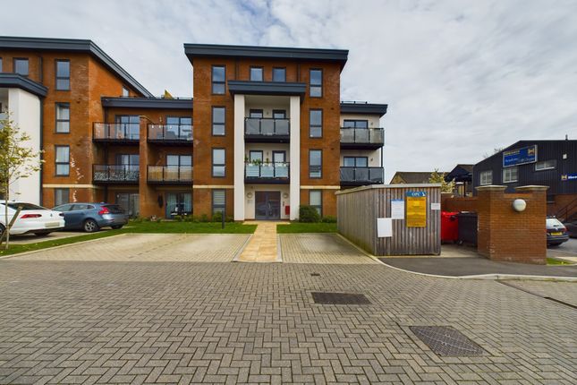 Thumbnail Flat for sale in Warbler Way, High Wycombe