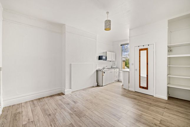 Flat 5, 73, Cheriton Road, Folkestone photo 3