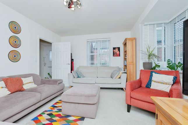 10, Tollgate Close, Leicester photo 3