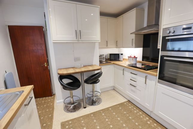 35 Lymm Avenue, Lancaster photo 4