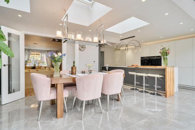 2, Pennington Close, Winchester photo 2