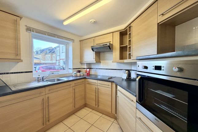 14, Farringford Court 1 Avenue Road, Lymington photo 3