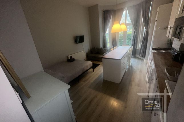 Flat 8, Forder Court 41, St. Cross Road, WINCHESTER photo 2