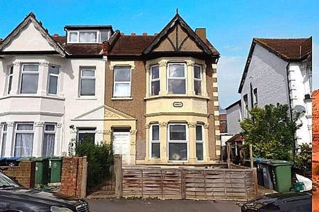 1-bed flat on 5a, District Road, Wembley, £255,000