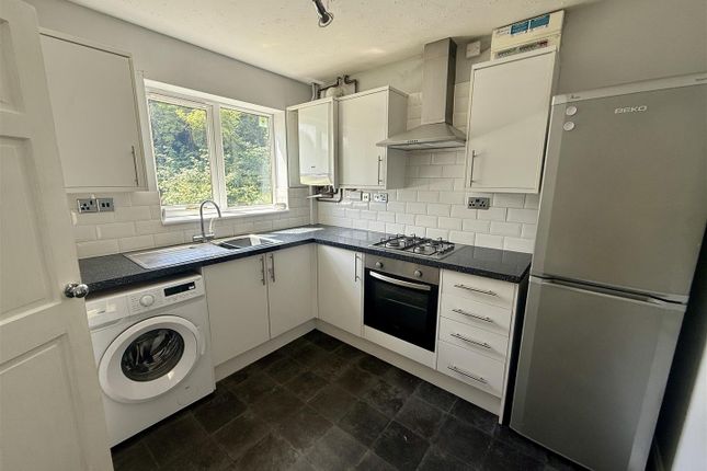 38, Tudor Falls, Heanor photo 3