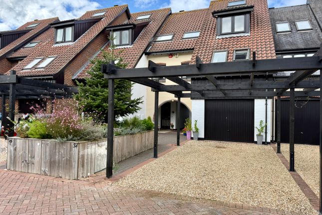 34, Astra Court, Southampton photo 2