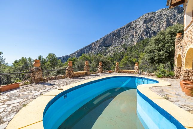 Villa for sale in Spain, Mallorca, Puigpunyent