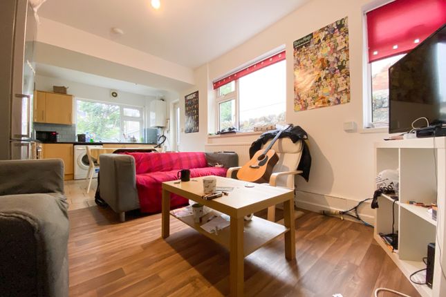 5-bed terraced on 17, Llandough Street, Cardiff, £2,800/mo