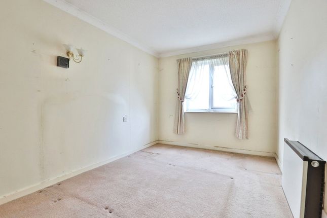 Flat 16, Homechurch House, 31, Purewell, Dorset photo 4