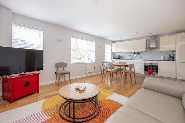2b, The Mews, 53, High Street, Hampton photo 2