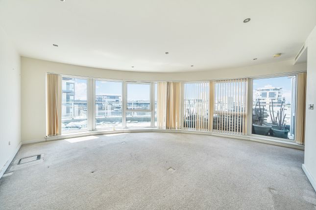 Flat 55/59, Ascent House, 35, Boulevard Drive, Beaufort Park photo 2