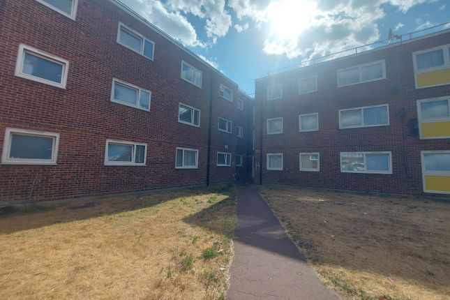 42, Cape Close, Barking photo 2