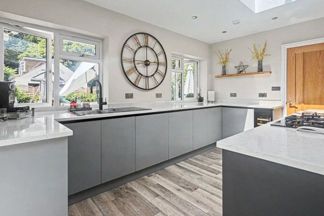 33, Alma Lane, Surrey photo 3