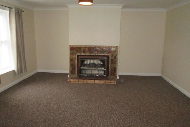 27 Hollycroft Road, Wisbech photo 5
