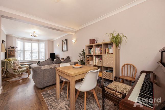 9 Hamilton Road, Romford photo 4